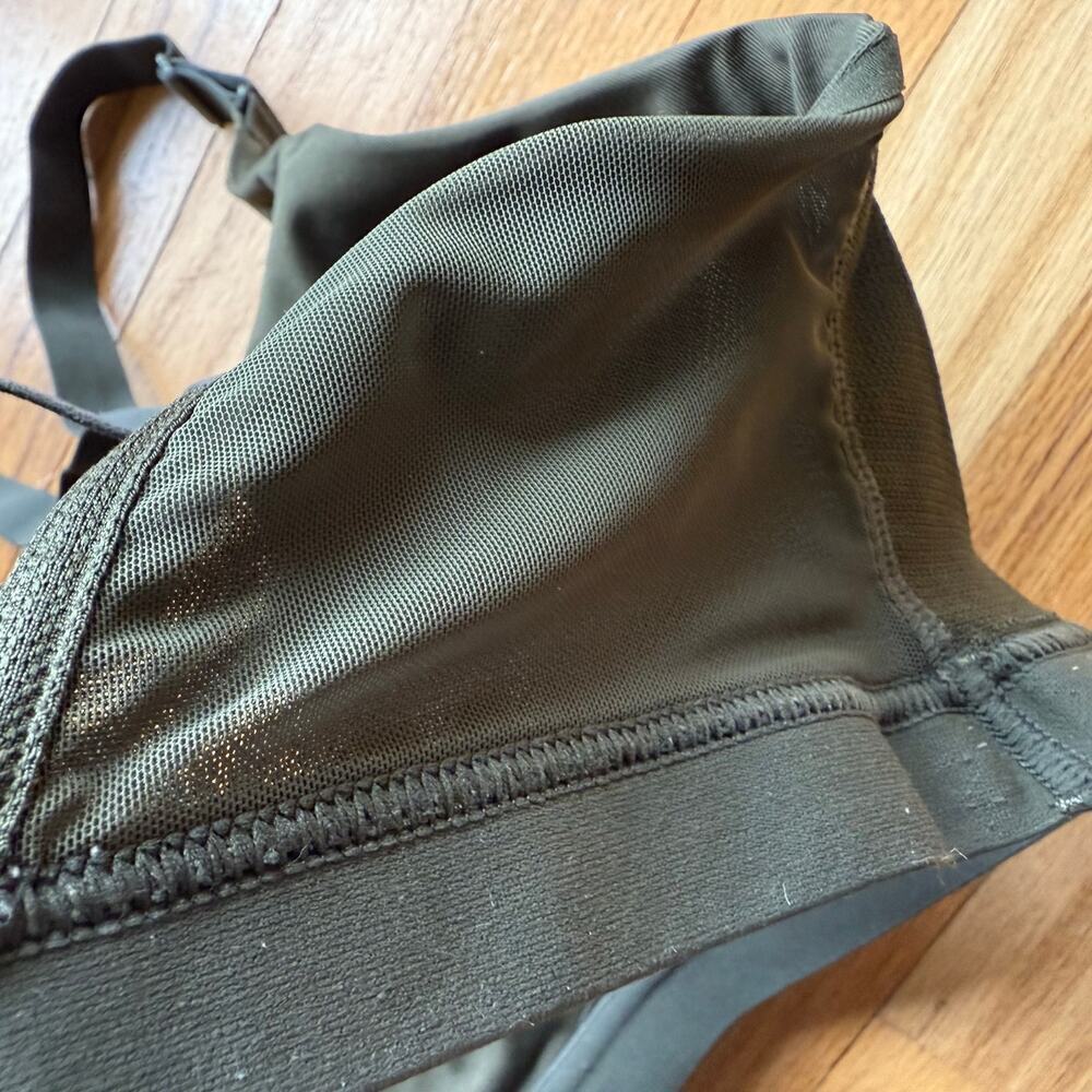 Victoria’s Secret Olive Green VSX Sports Bra Criss Cross Racerback Size 34DD - Picture 5 of 7